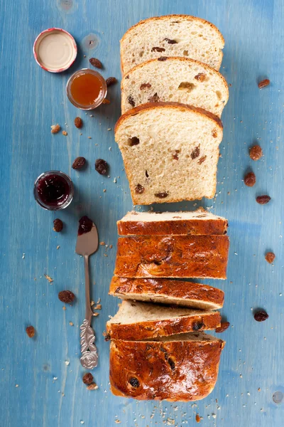 Pan de pasas rebanado — Foto de Stock