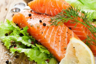 Lezzetli somon fileto, omega 3 yağ içinde zengin