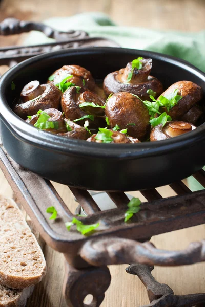 Bakade champinjoner svamp — Stockfoto