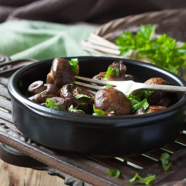 Bakade champinjoner svamp — Stockfoto