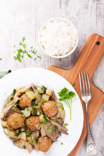 Chicken meatballs with oyster mushrooms — Stock Photo, Image