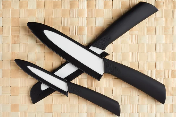 Trois couteaux en céramique — Photo