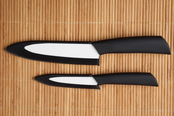 Two ceramic knives — Stock Photo, Image