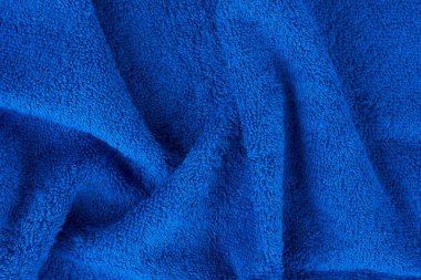 Mavi havlu.