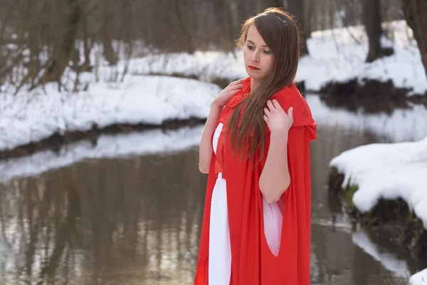 Mädchen in rot — Stockfoto