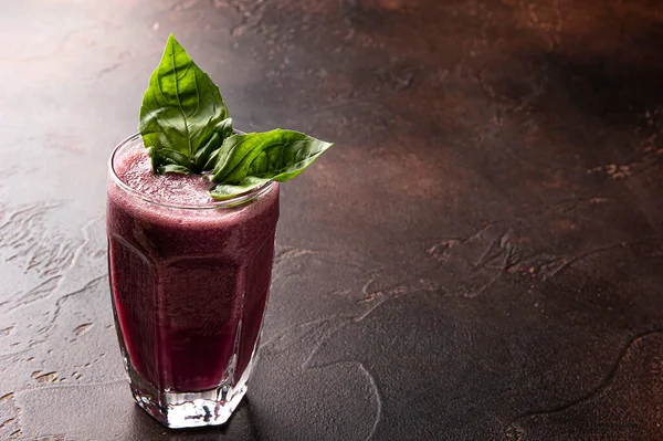Drinks Berry Smoothie Basil Fresh Blackberry Blueberry Juice Clear Glass — Stock Photo, Image
