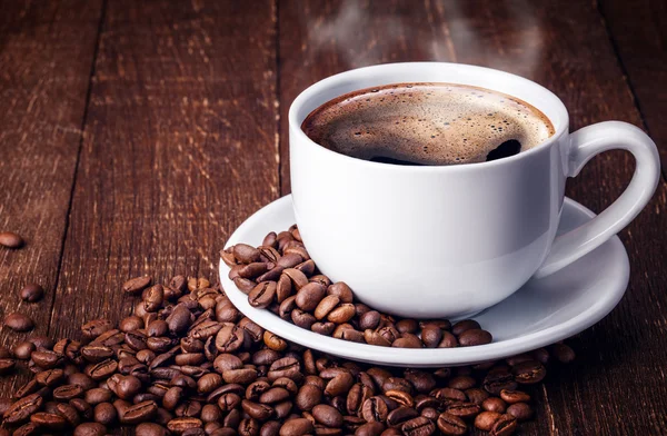 Cup coffee beans wooden — Stock Photo, Image