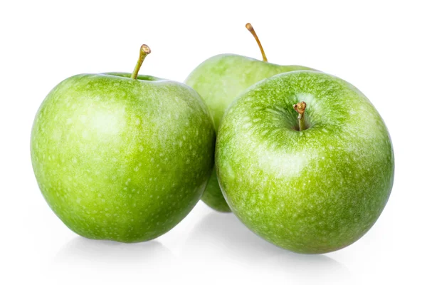 Drie groene appel geïsoleerd op een witte achtergrond — Stockfoto