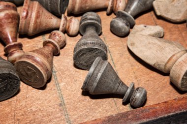 Gemide satranç figürleri