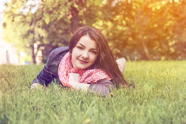 Mooie zonnige portret van een meisje — Stockfoto