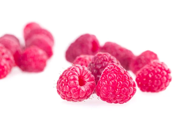 라즈베리 흰색 배경에 고립의 과일 — 스톡 사진
