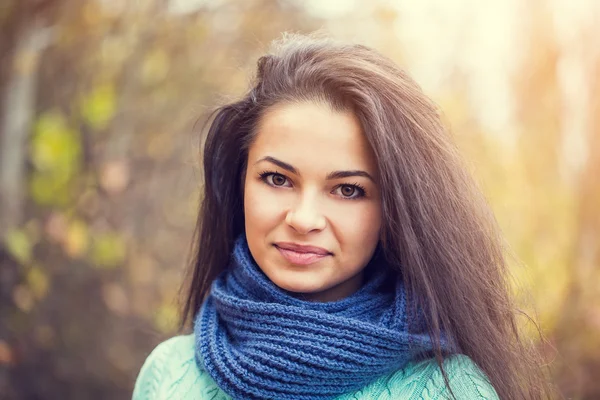 Mooie brunette vrouw portret — Stockfoto