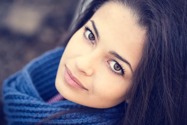 Mooie brunette vrouw portret — Stockfoto