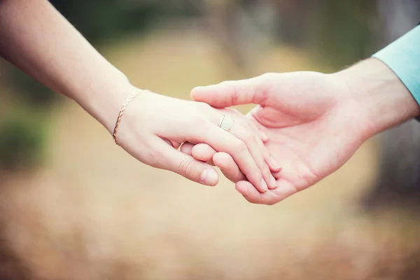 Man vrouw hand — Stockfoto