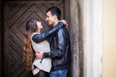 Romantik Çift sarılma kapı