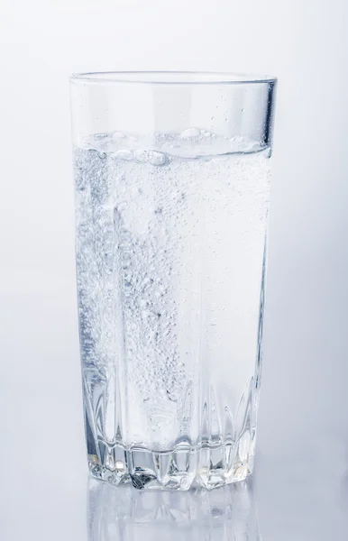 Egy pohár ásványvíz — Stock Fotó