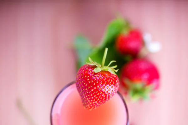 Strawberry juice in closeup — Stock Photo, Image