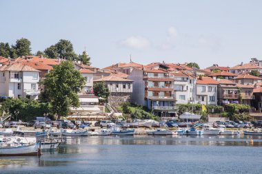 Mavi gökyüzü deniz kasaba