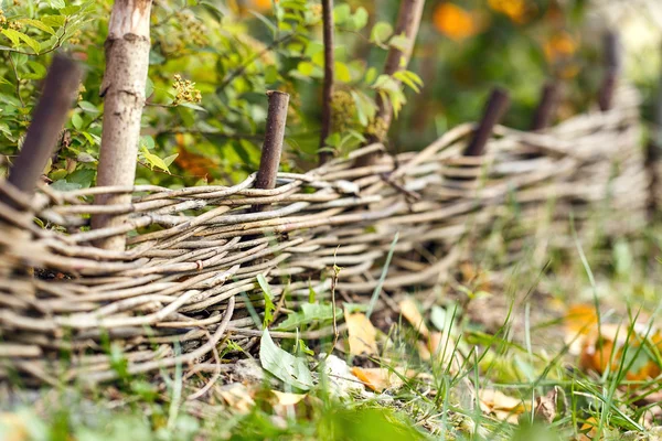 Cerca de madeira tecida — Fotografia de Stock