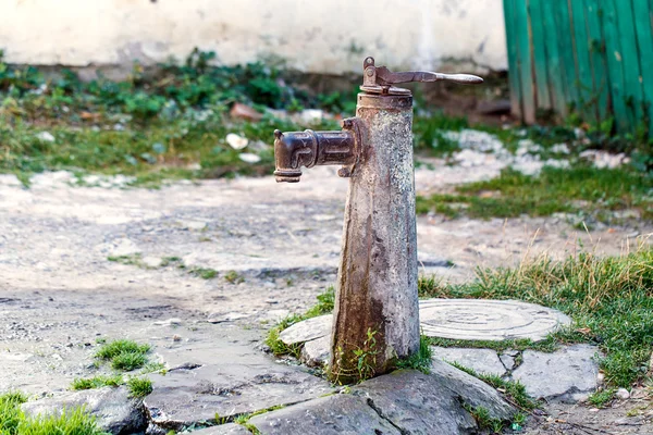 Wassersäulenkran — Stockfoto