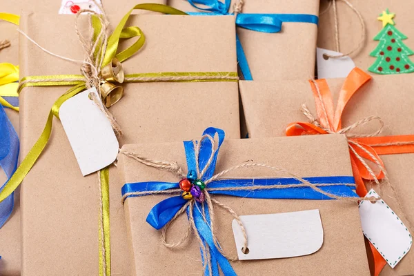 Emballage cadeau en papier kraft — Photo