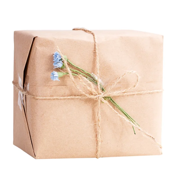Geschenkbox aus Kraftpapier — Stockfoto