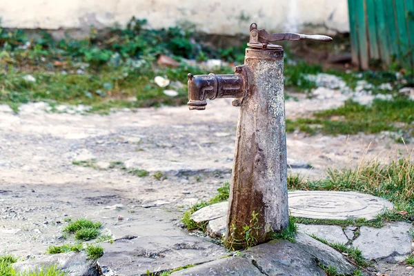 Wassersäulenkran — Stockfoto