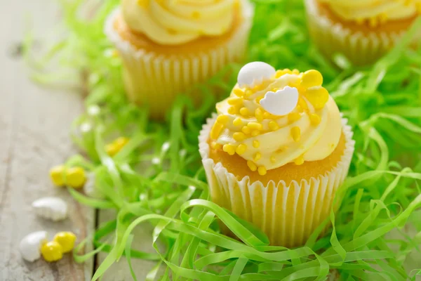 Cytryny cupcakes na Wielkanoc — Zdjęcie stockowe