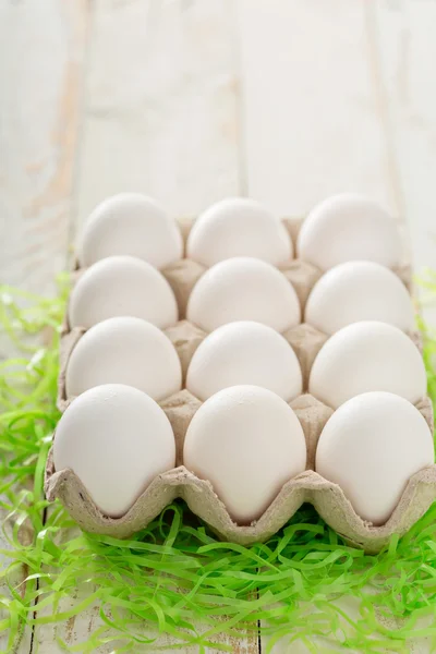 Uova bianche pronte per essere decorate per Pasqua — Foto Stock