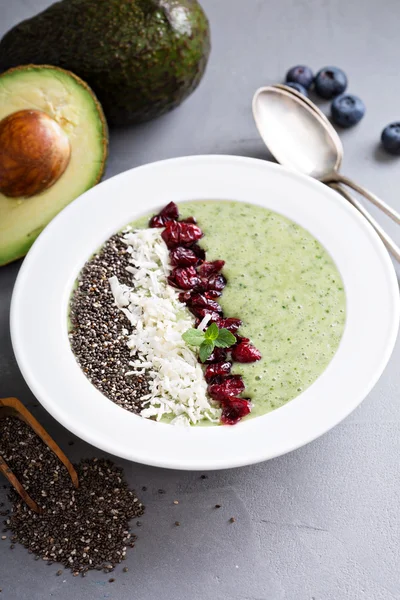 Green smoothie bowl with avocado and chia seeds — Stock Photo, Image