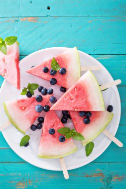 Blueberry ile karpuz popsicles