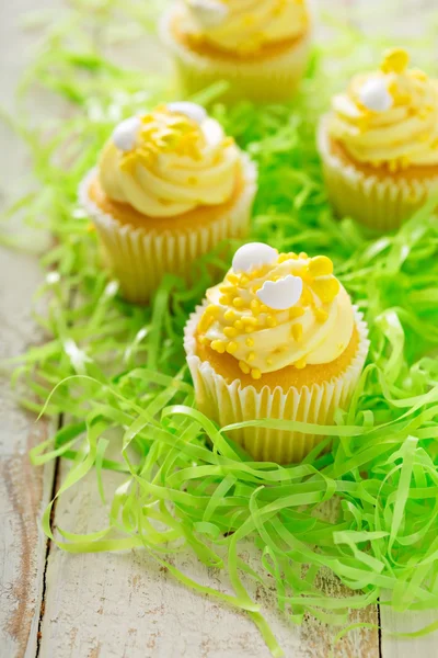 Zitronen-Cupcakes zu Ostern — Stockfoto