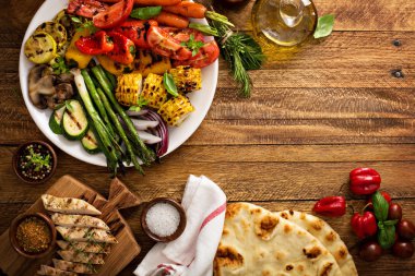 ve tavuk ızgara sebze