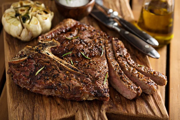 Carne de res cocida a la parrilla — Foto de Stock