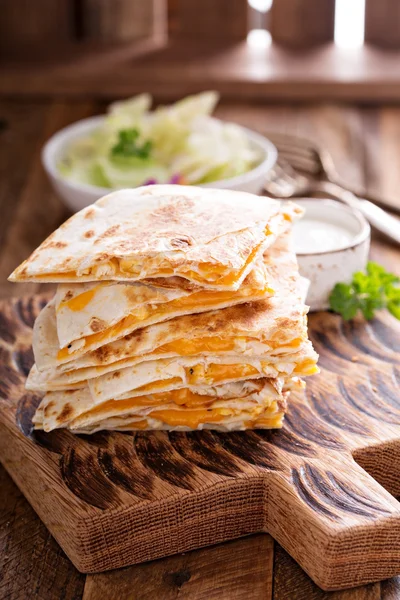 Quesadillas with cheddar and chicken — Stock Photo, Image