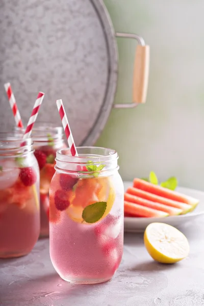 Sommergetränk Wassermelone und Zitruslimonade — Stockfoto