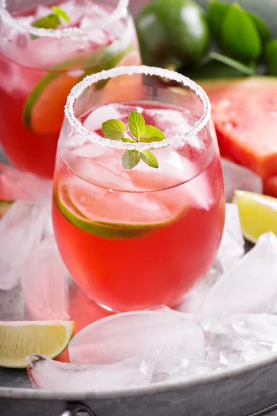 Cocktail all'anguria con lime — Foto Stock