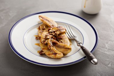 Tatlı olarak kızarmış muz