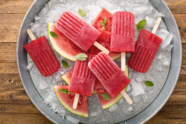 Paletas de sandía y fresa —  Fotos de Stock