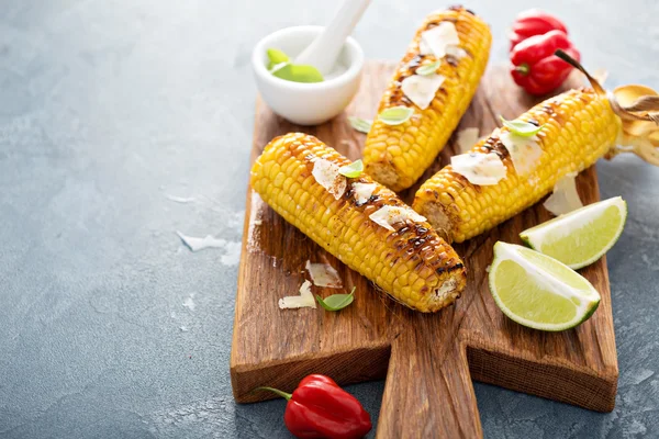 Grilled corn with chili and cheese — Stock Photo, Image