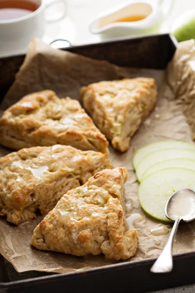 Yogurt apple scones with cider glaze — Stock Photo, Image