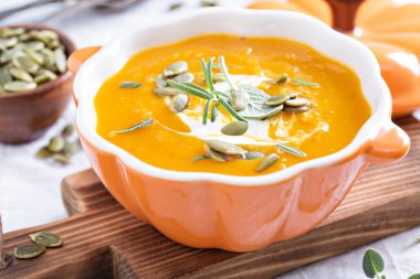 kabak çorbası kasede