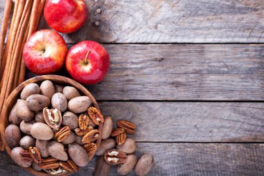 Sonbaharda hasat kavramı - fındık ve kabaklar