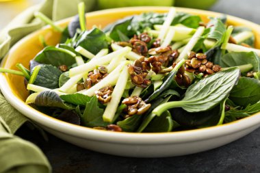 Apple ile sonbahar hasat salata