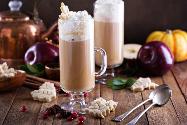 Apple cider latte med kryddor — Stockfoto