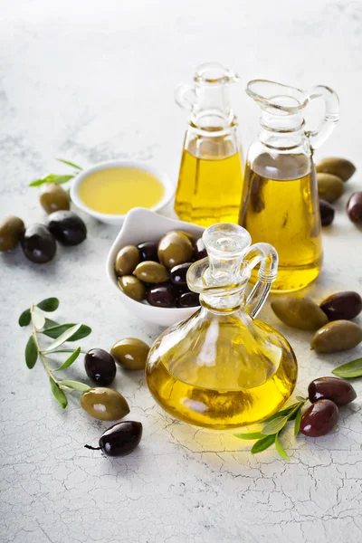 Aceite de oliva en botellas vintage — Foto de Stock