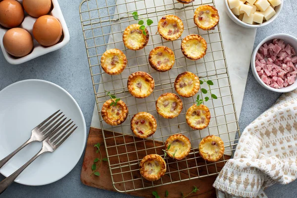 Mini ham and cheese quiches — Stock Photo, Image