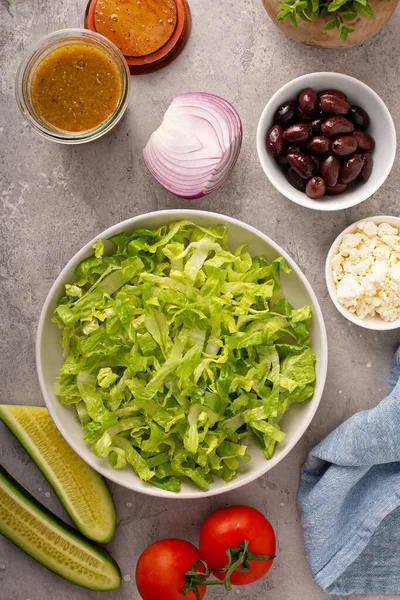 Preparare insalata greca — Foto Stock