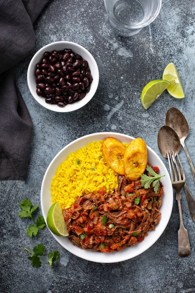 Ropa vieja, flank steak dish with rice — Stock Photo, Image