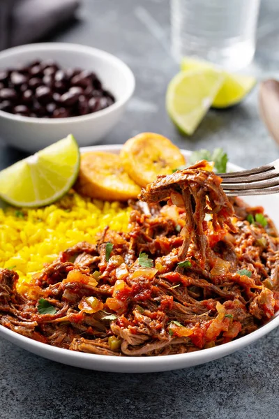 Ropa vieja, flank steak dish with rice — Stock Photo, Image